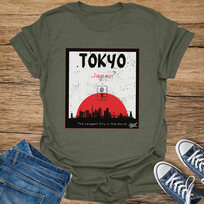 Graphic t-shirt featuring Tokyo skyline with Mount Fuji and Japanese text.